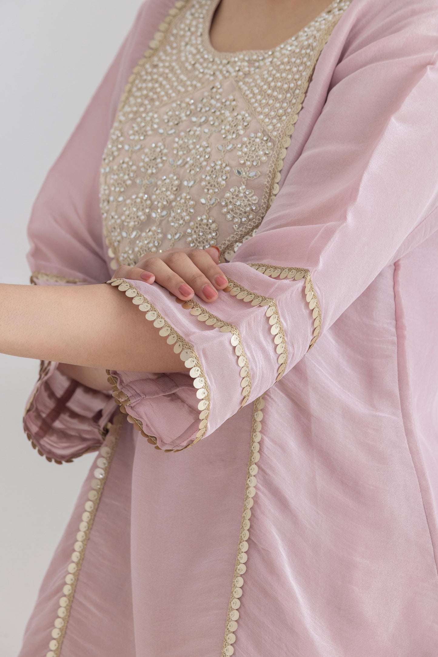 طقم بدلة كاليدار باللون البني الفول السوداني من براكريتي