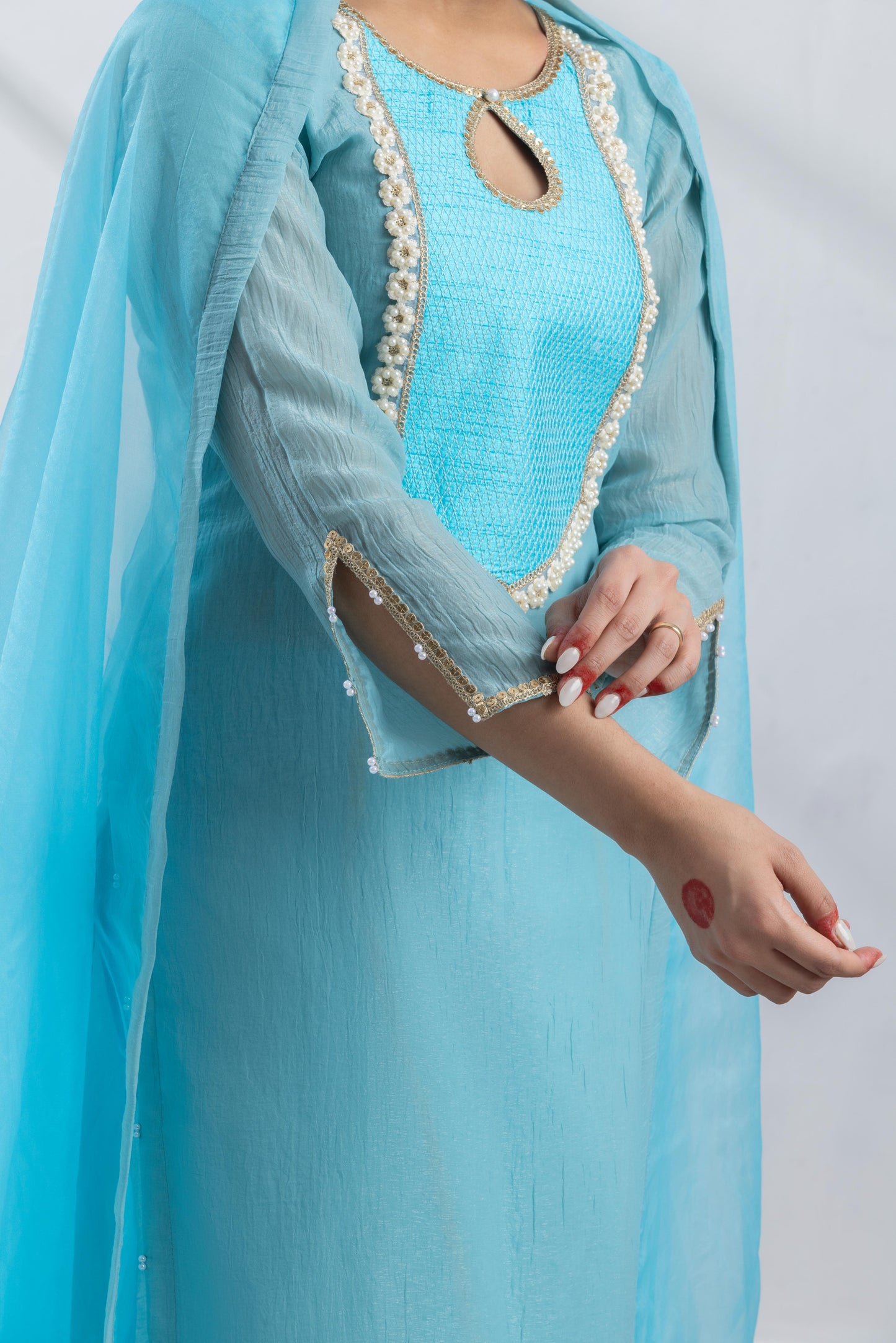 ENSEMBLE COSTUME ROSE NARGIS