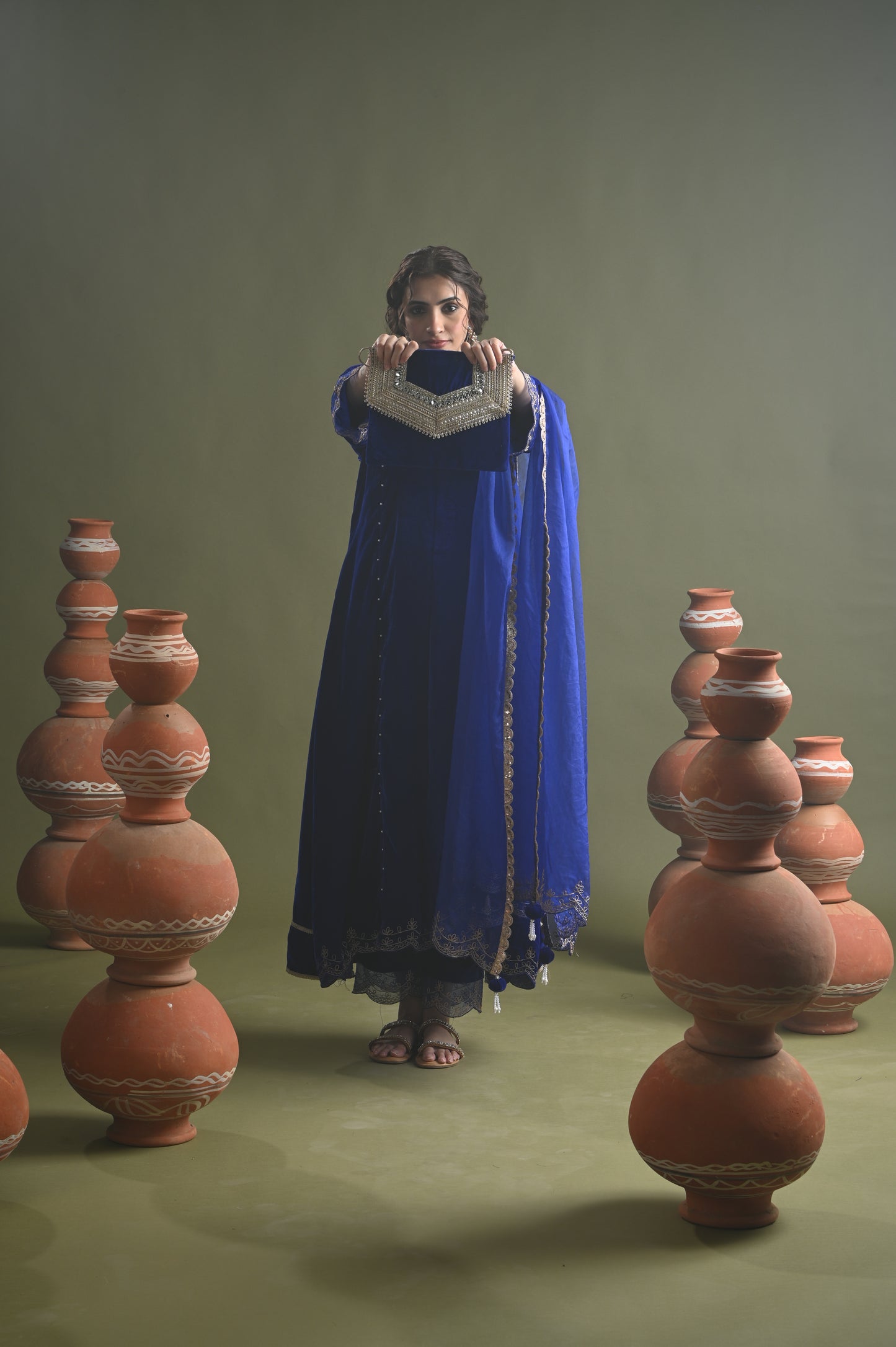 MEHVISH -VELOURS BLEU ROYAL- ENSEMBLE ANARKALI