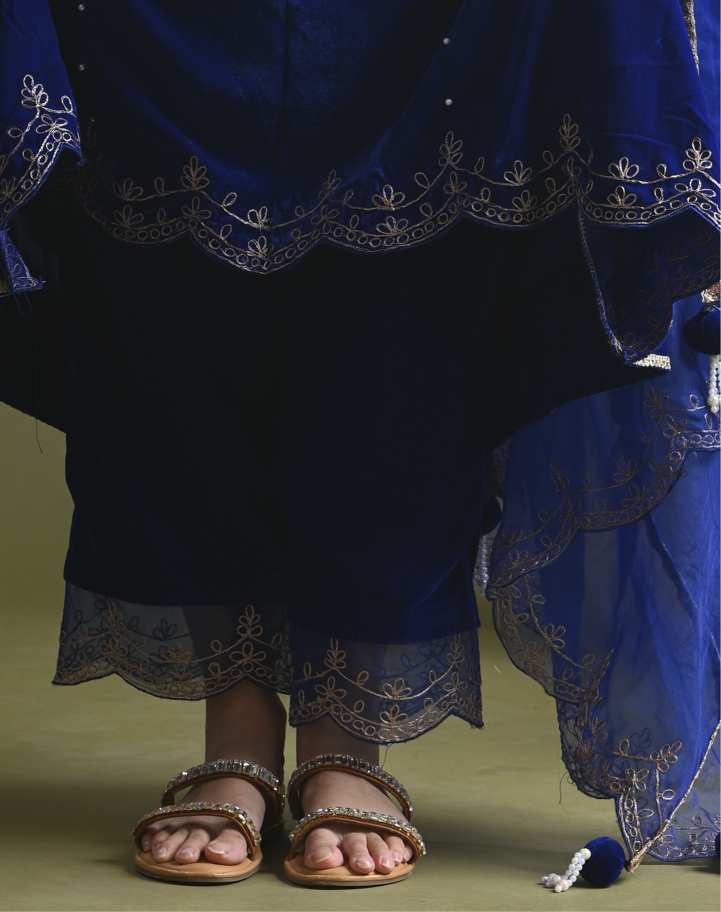 مهفيش - رويال بلو فيلفيت - طقم بدلة كاليدار