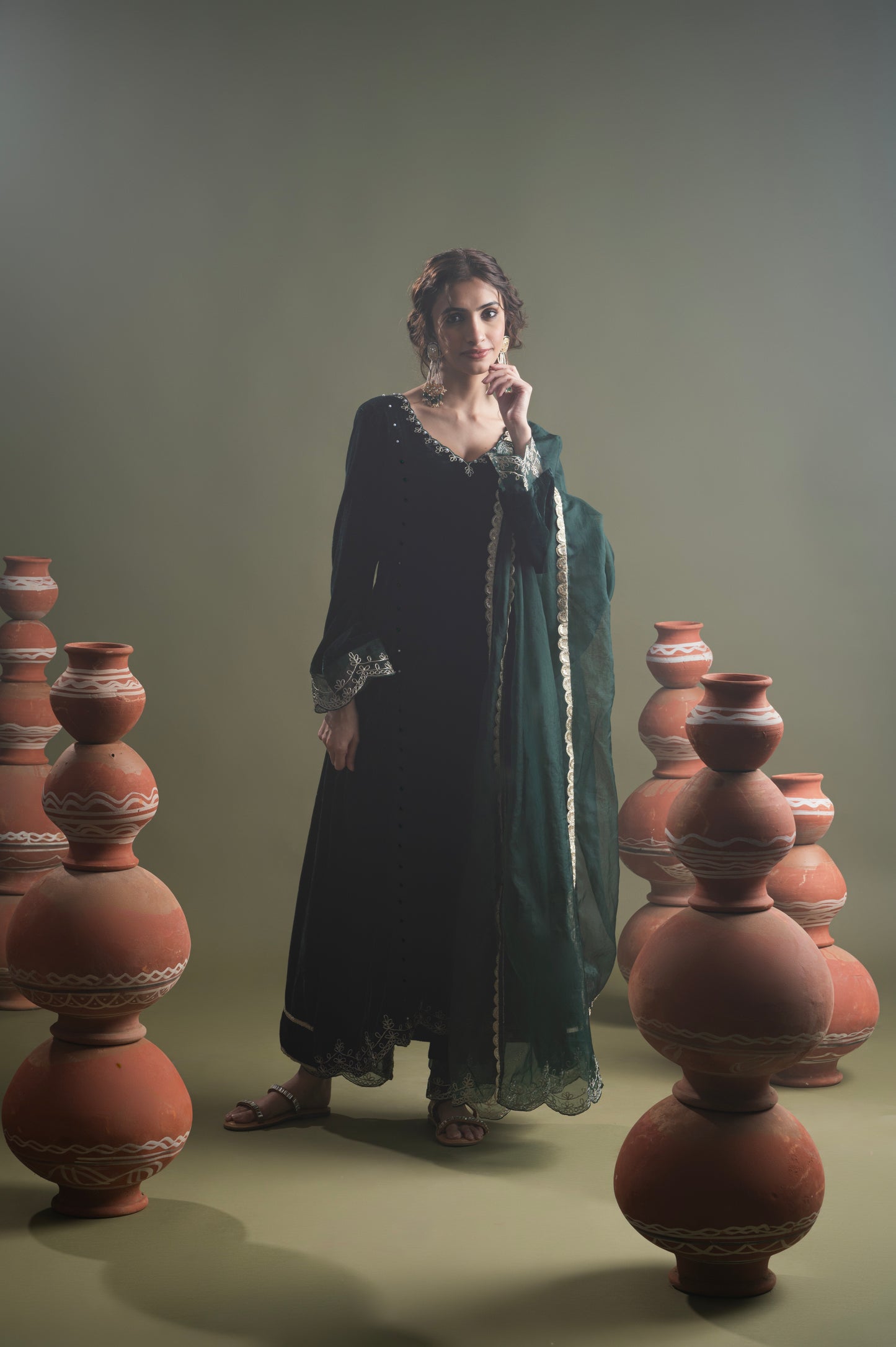 RABIA - ENSEMBLE ANARKALI EN VELOURS VERT BOUTEILLE
