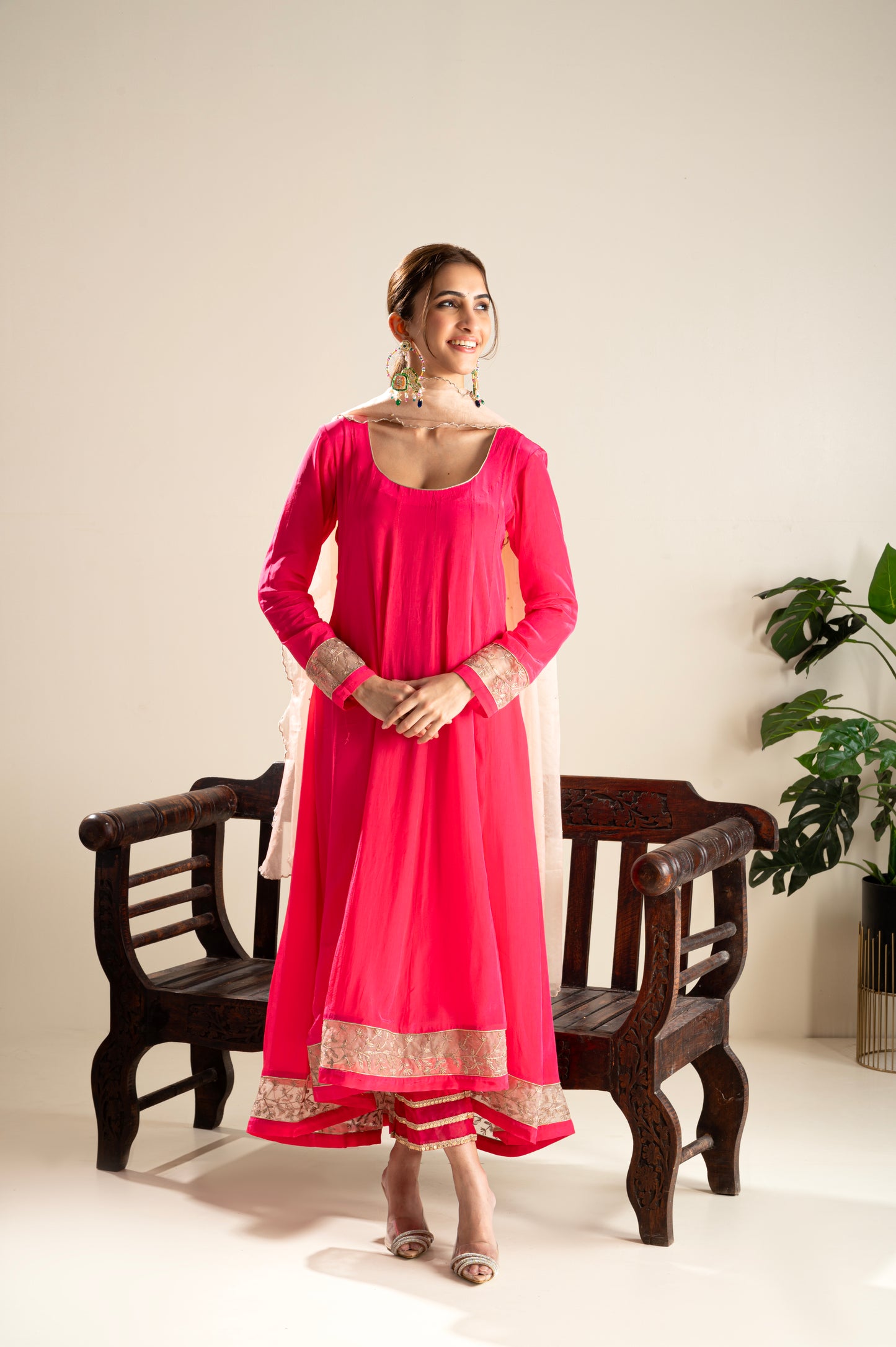 نور - طقم أناركلي وردي فاقع