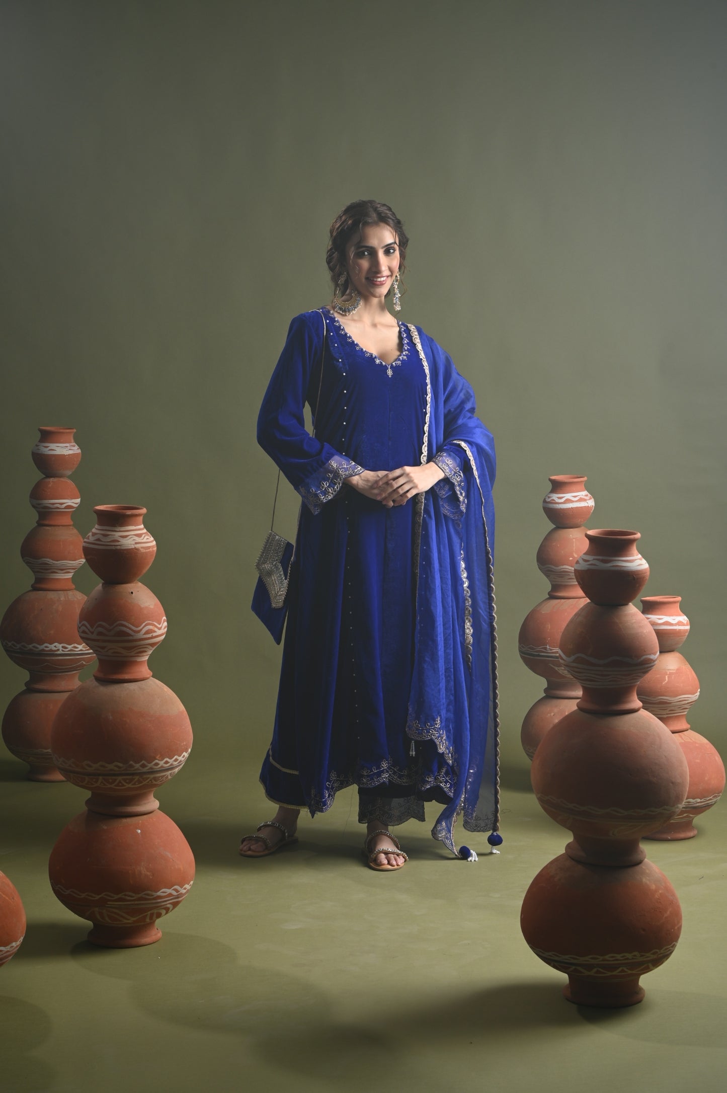 MEHVISH -VELOURS BLEU ROYAL- ENSEMBLE ANARKALI
