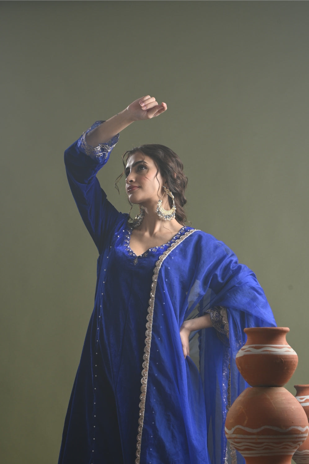 MEHVISH -VELOURS BLEU ROYAL- ENSEMBLE ANARKALI
