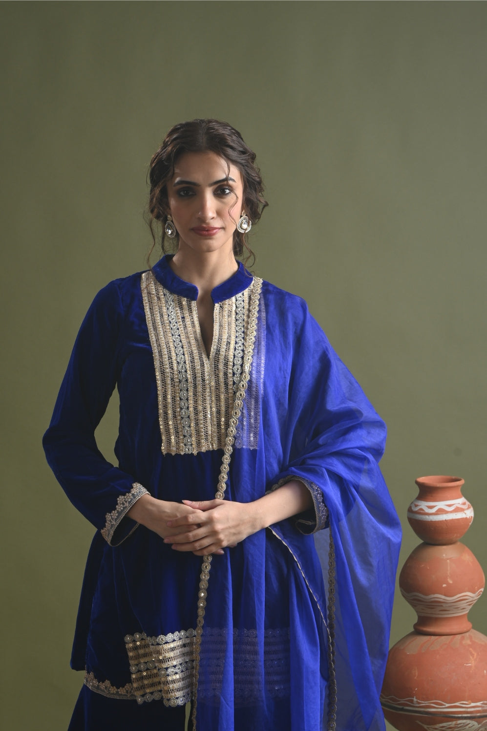 INAYA-ENSEMBLE DE COSTUME VELOURS BLEU ROYAL -SHARARA