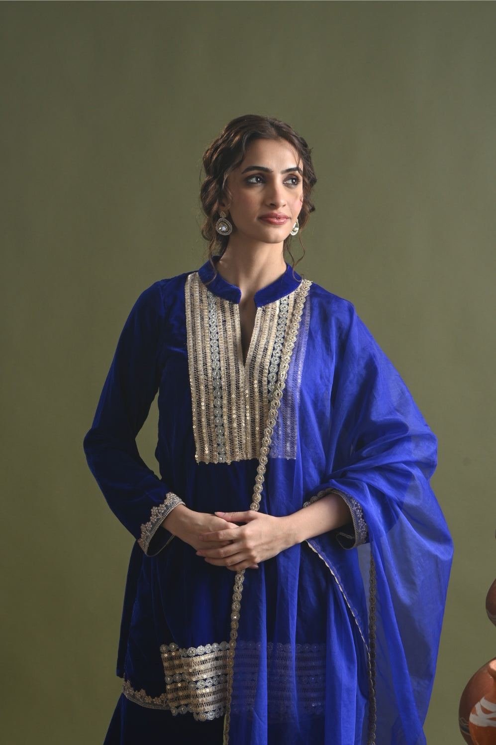 INAYA-ENSEMBLE DE COSTUME VELOURS BLEU ROYAL -SHARARA