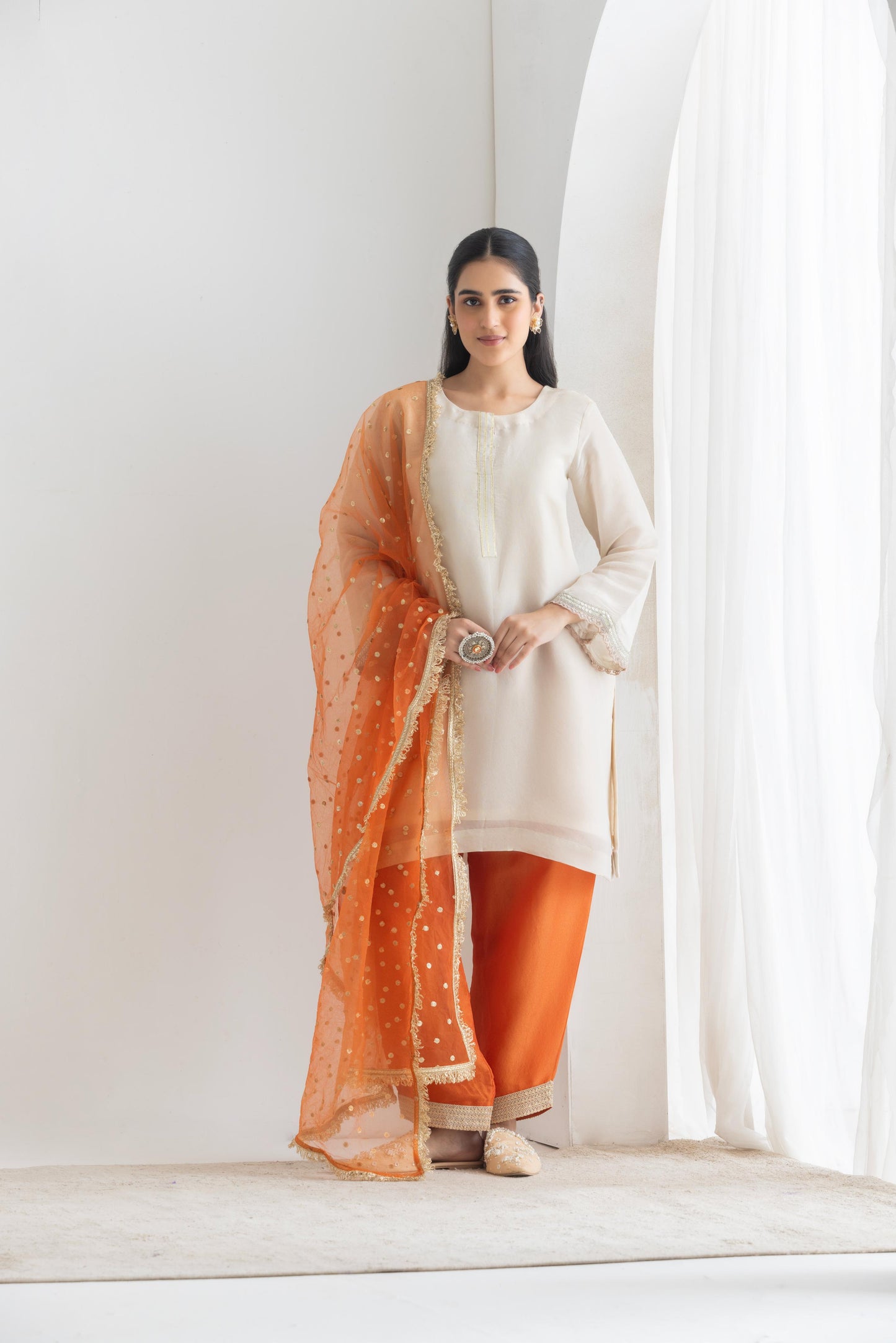 طقم بدلة كاليدار باللون البني الفول السوداني من براكريتي