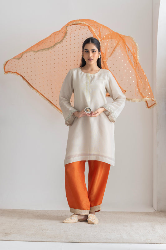 طقم بدلة كاليدار باللون البني الفول السوداني من براكريتي