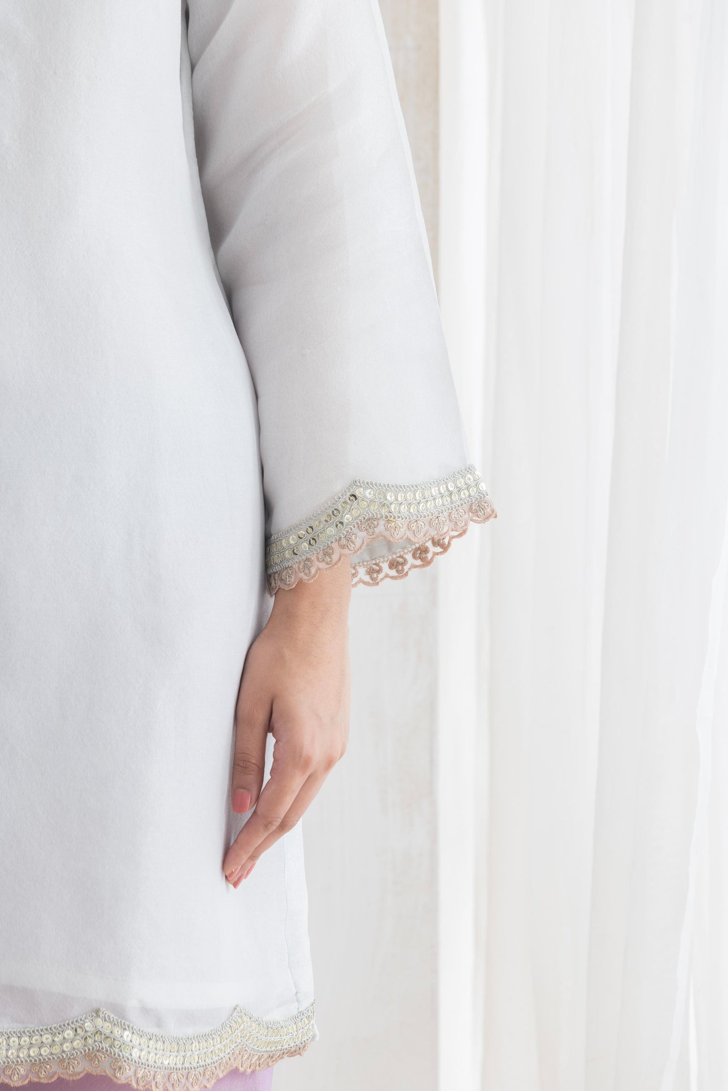 طقم بدلة كاليدار باللون البني الفول السوداني من براكريتي