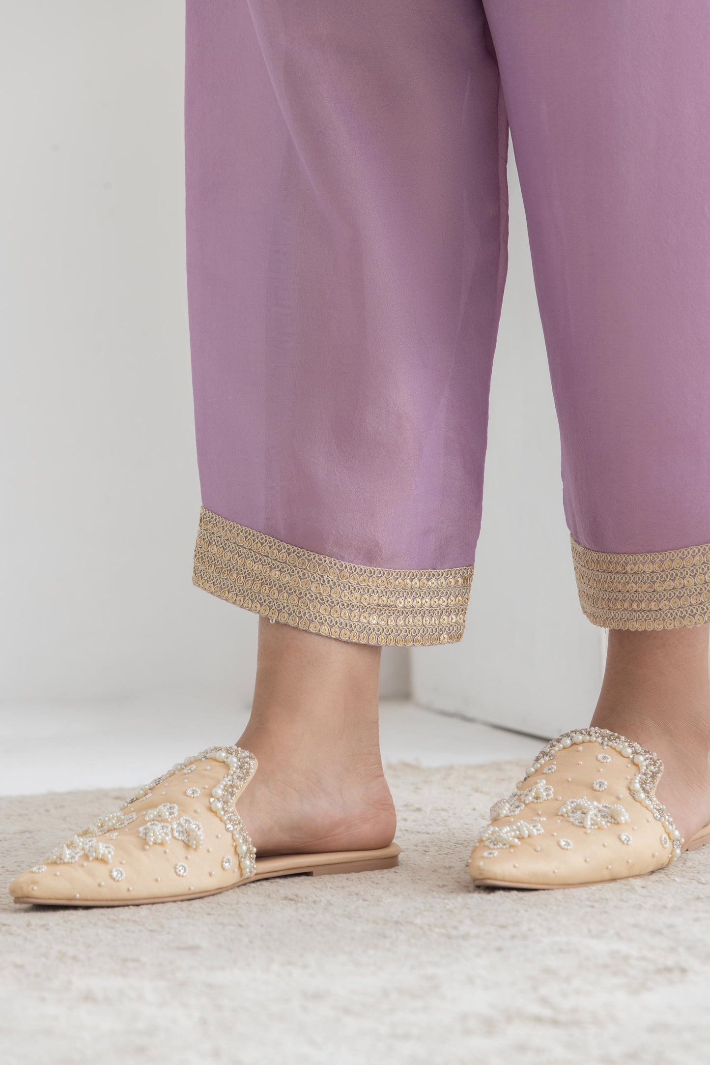 طقم بدلة كاليدار باللون البني الفول السوداني من براكريتي