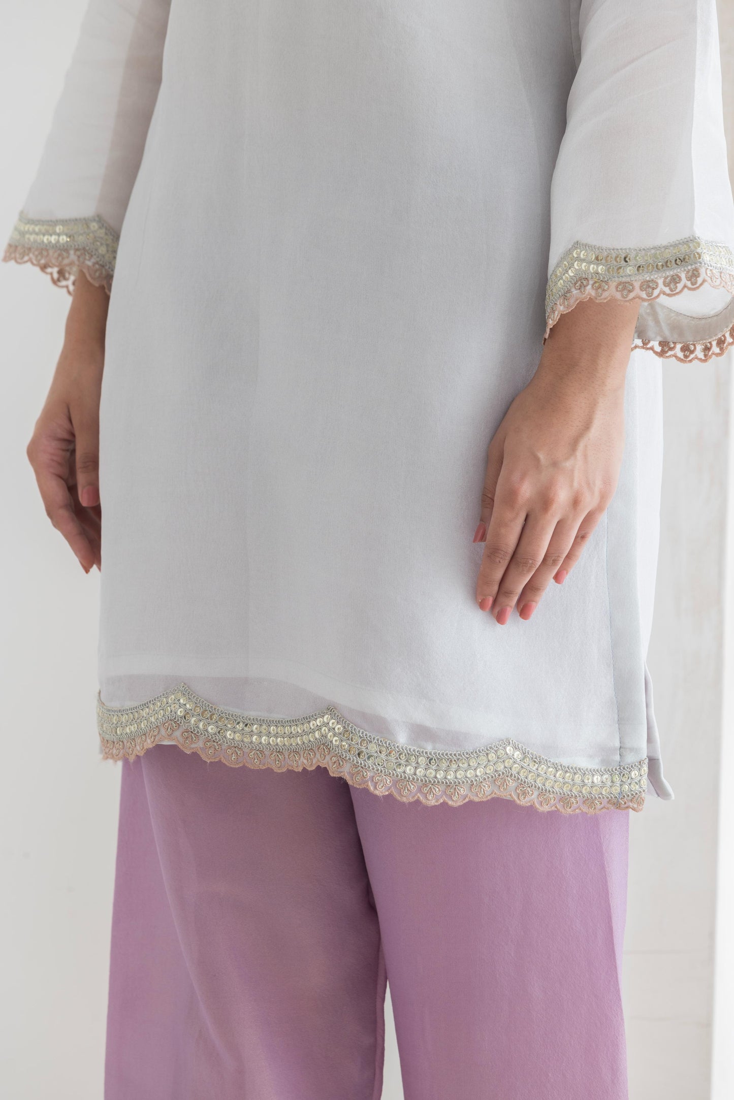 طقم بدلة كاليدار باللون البني الفول السوداني من براكريتي