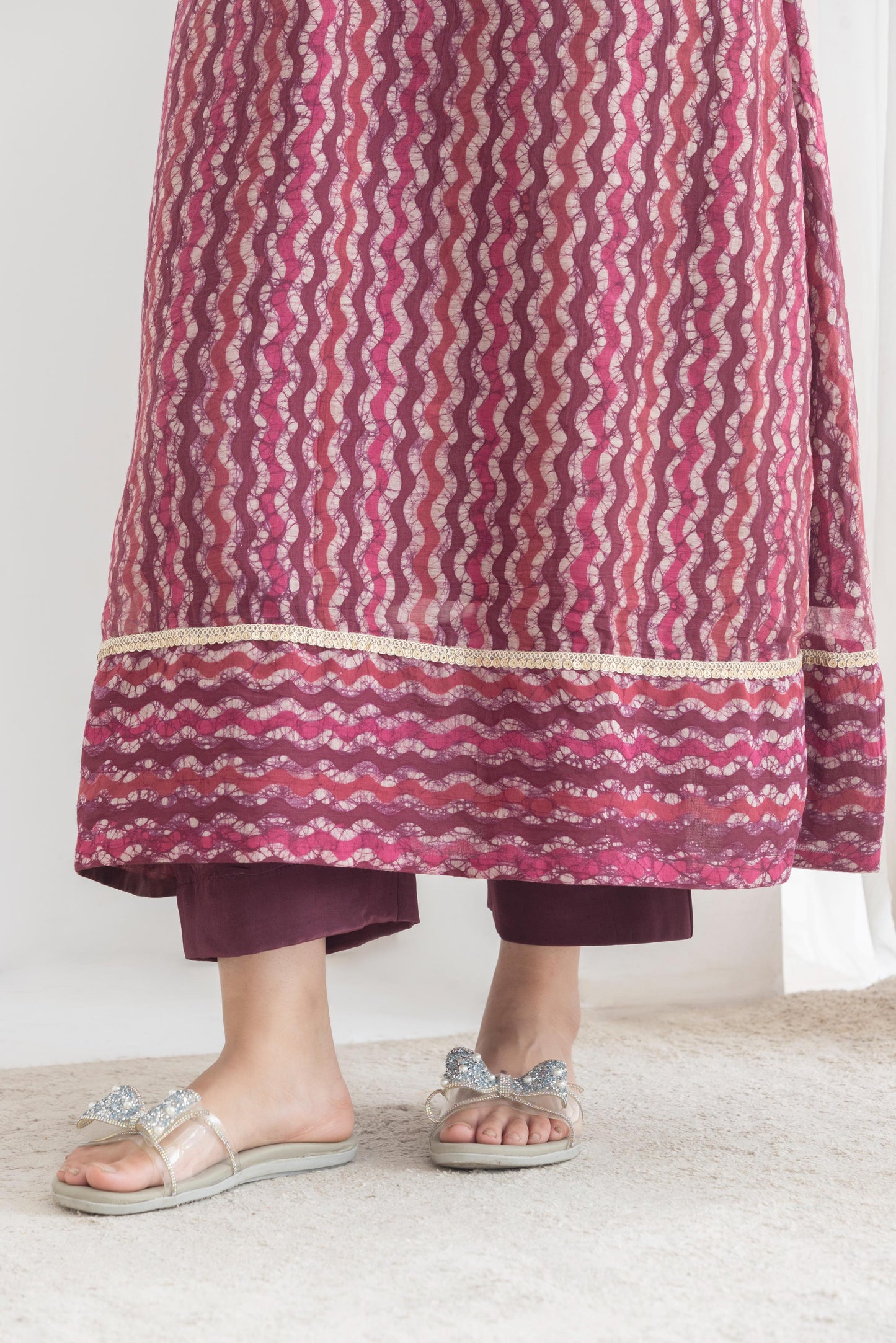 طقم بدلة كاليدار باللون البني الفول السوداني من براكريتي