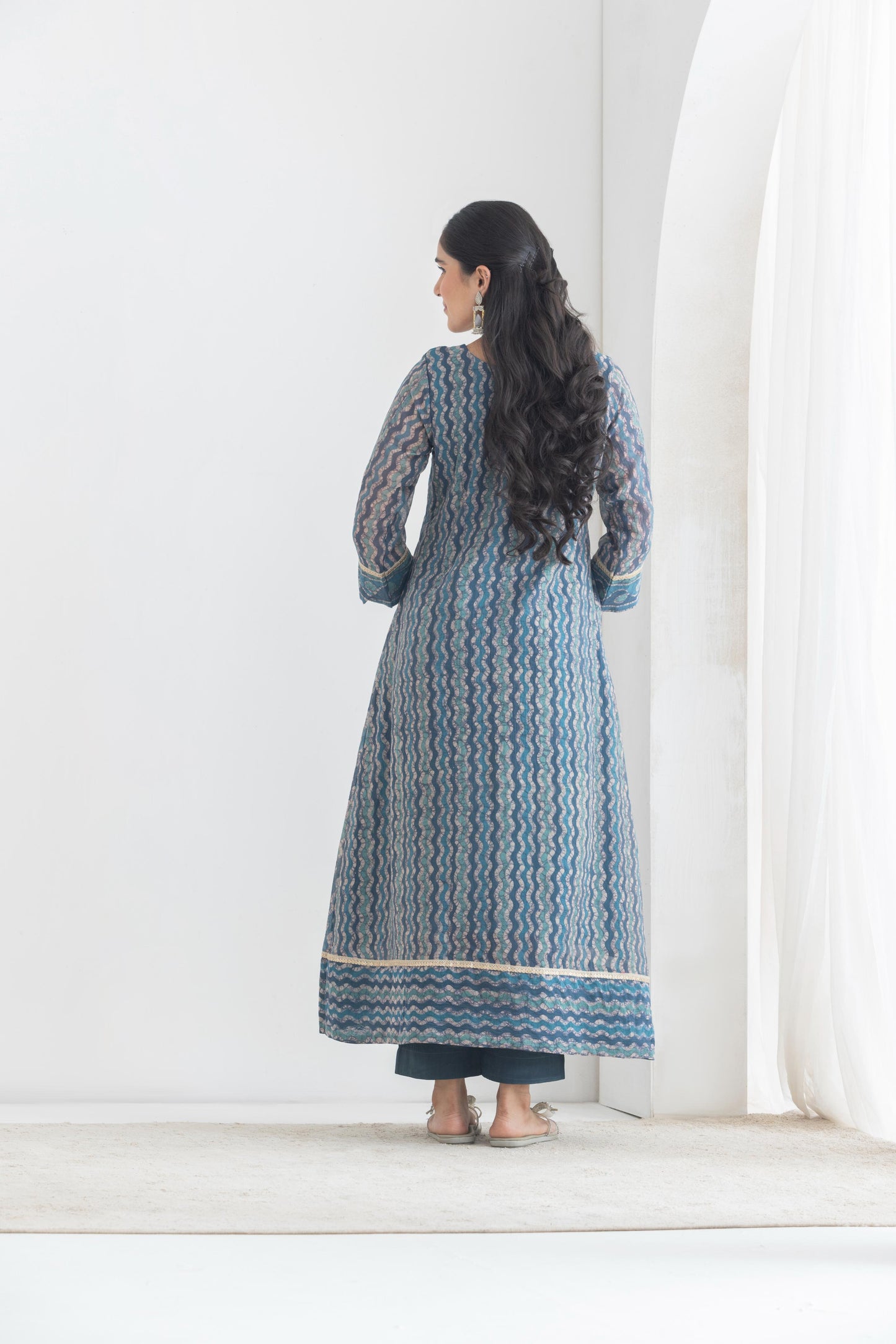 Kainaat - Blue Batik print chanderi Suit set