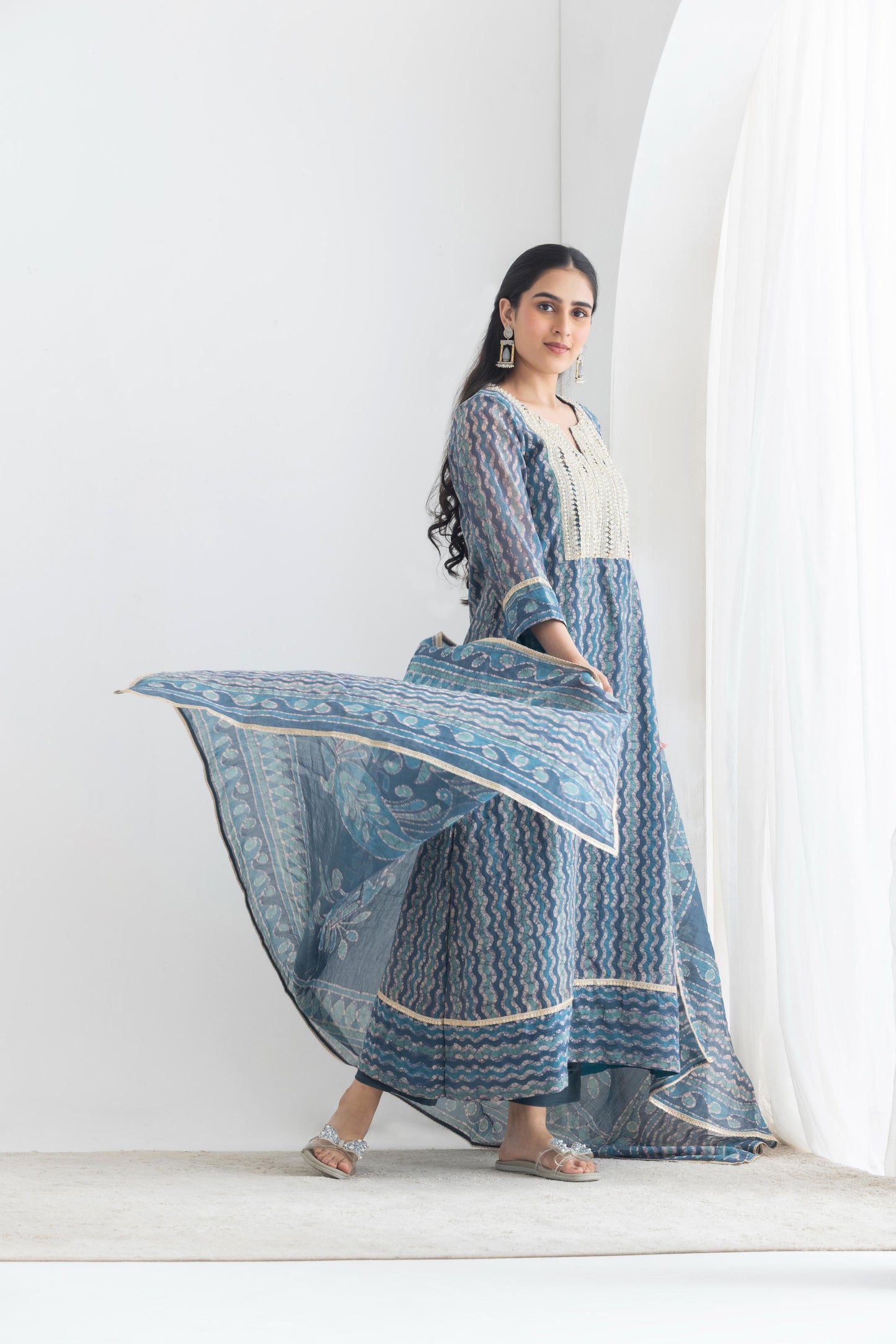 Kainaat - Blue Batik print chanderi Suit set