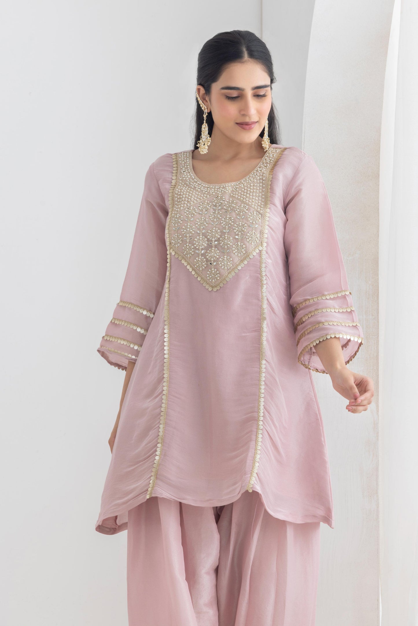 طقم بدلة كاليدار باللون البني الفول السوداني من براكريتي