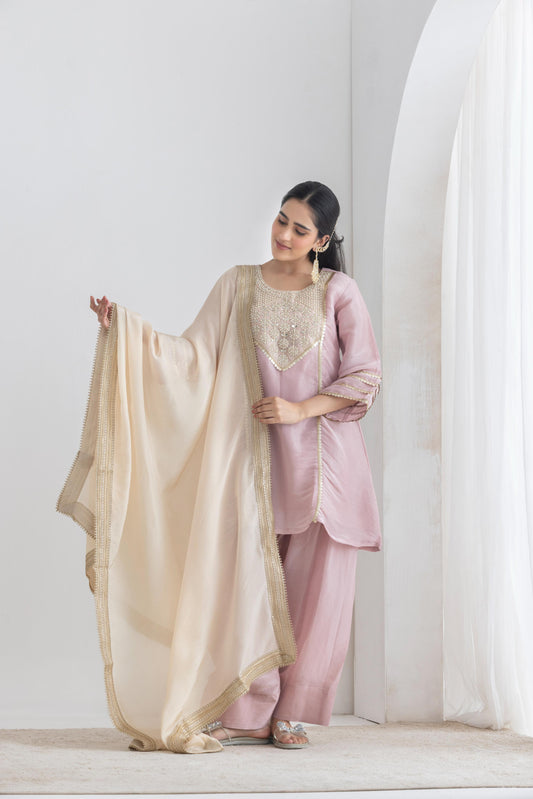 طقم بدلة كاليدار باللون البني الفول السوداني من براكريتي