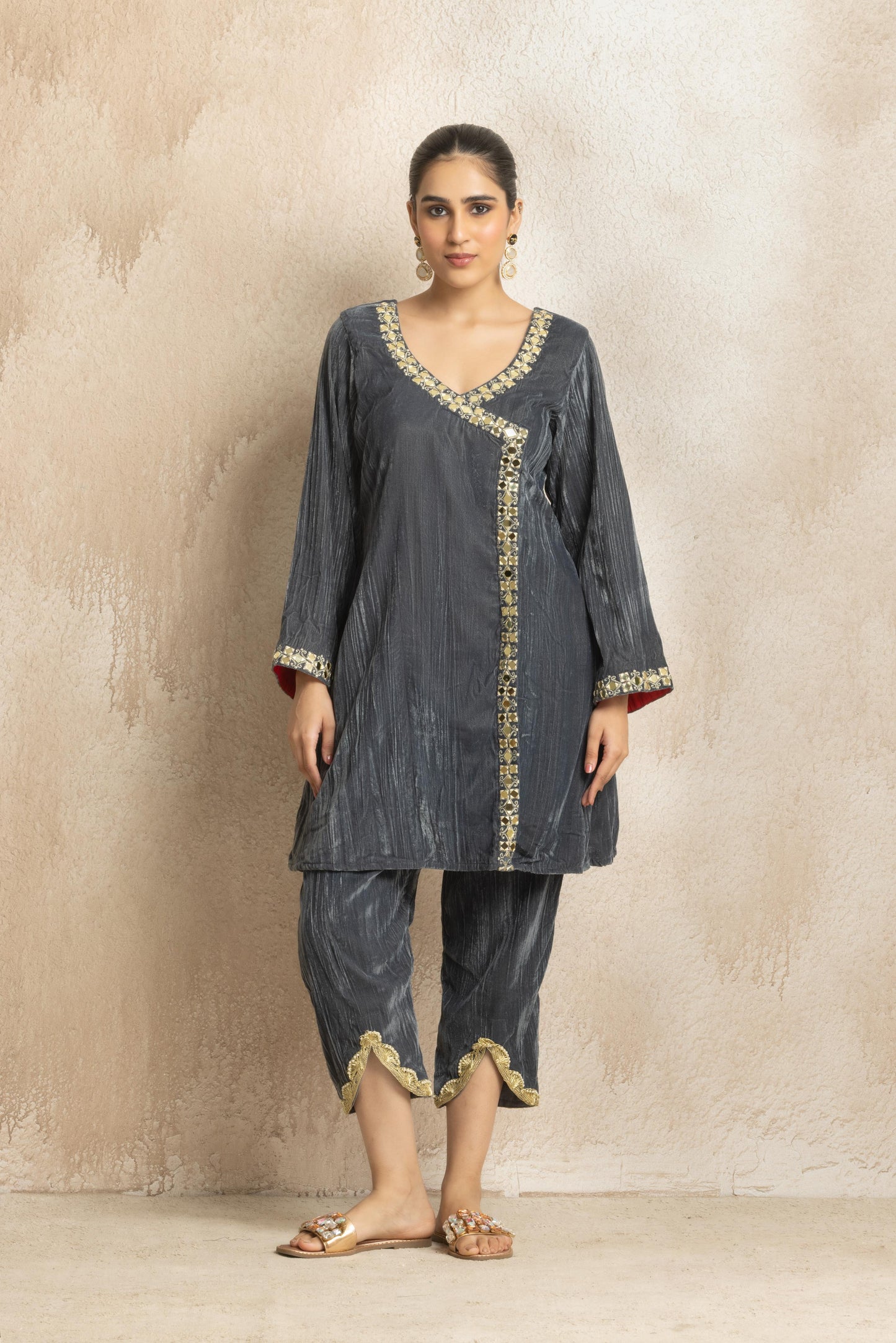 Swaryani - Suit Velvet suit set