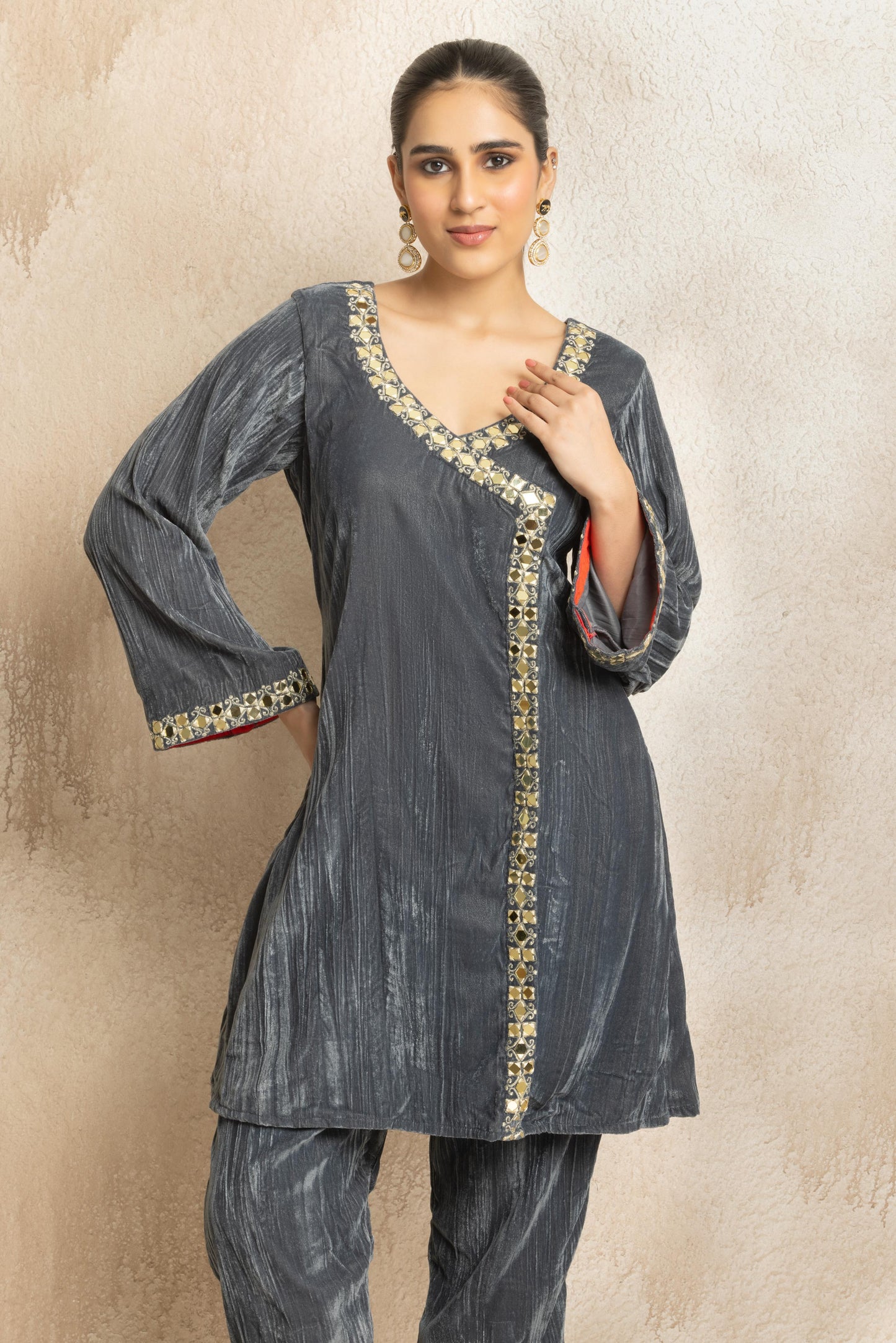 Swaryani - Suit Velvet suit set