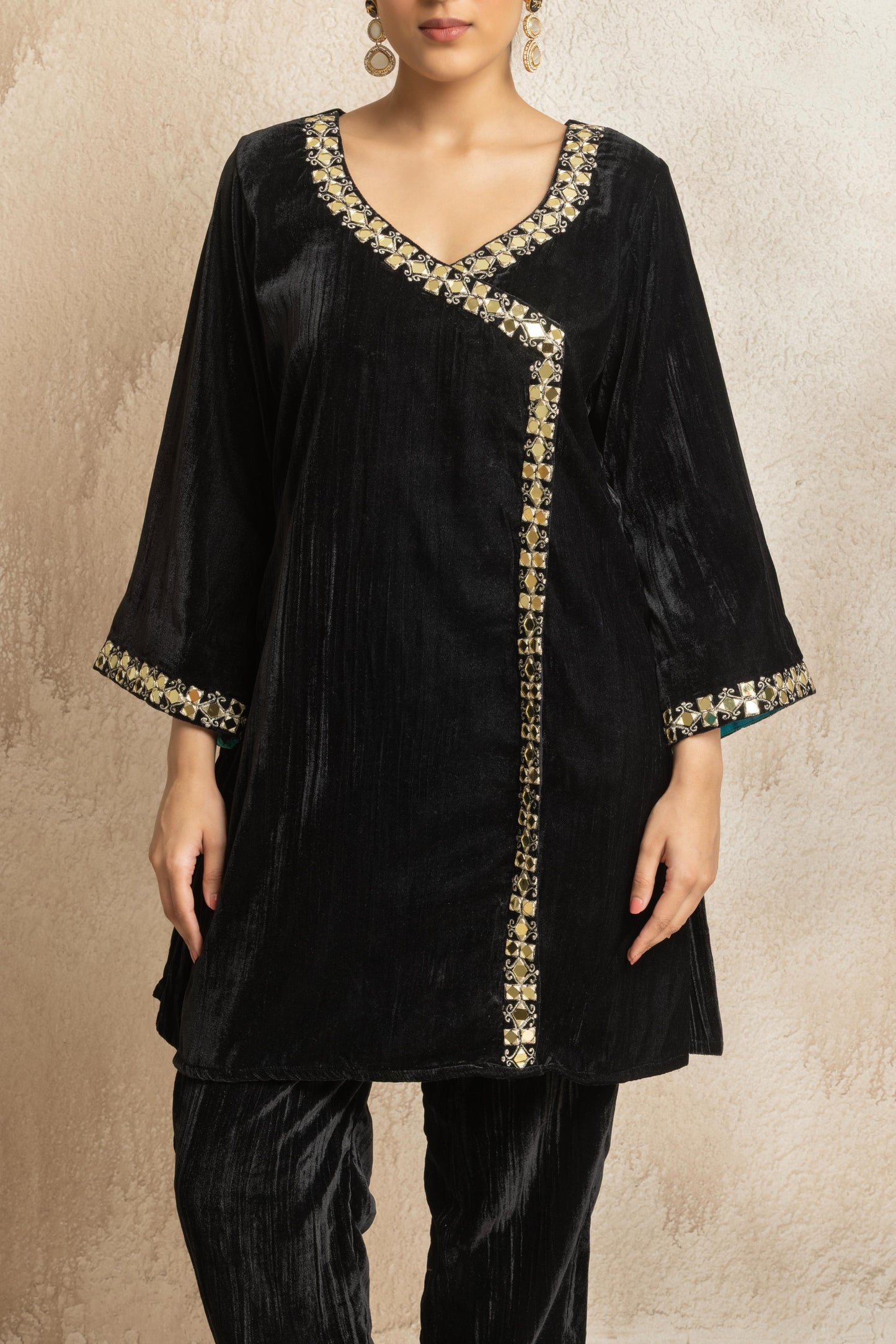 Sarasvani - Velvet Suit Set