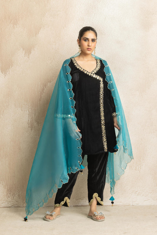 Sarasvani - Velvet Suit Set