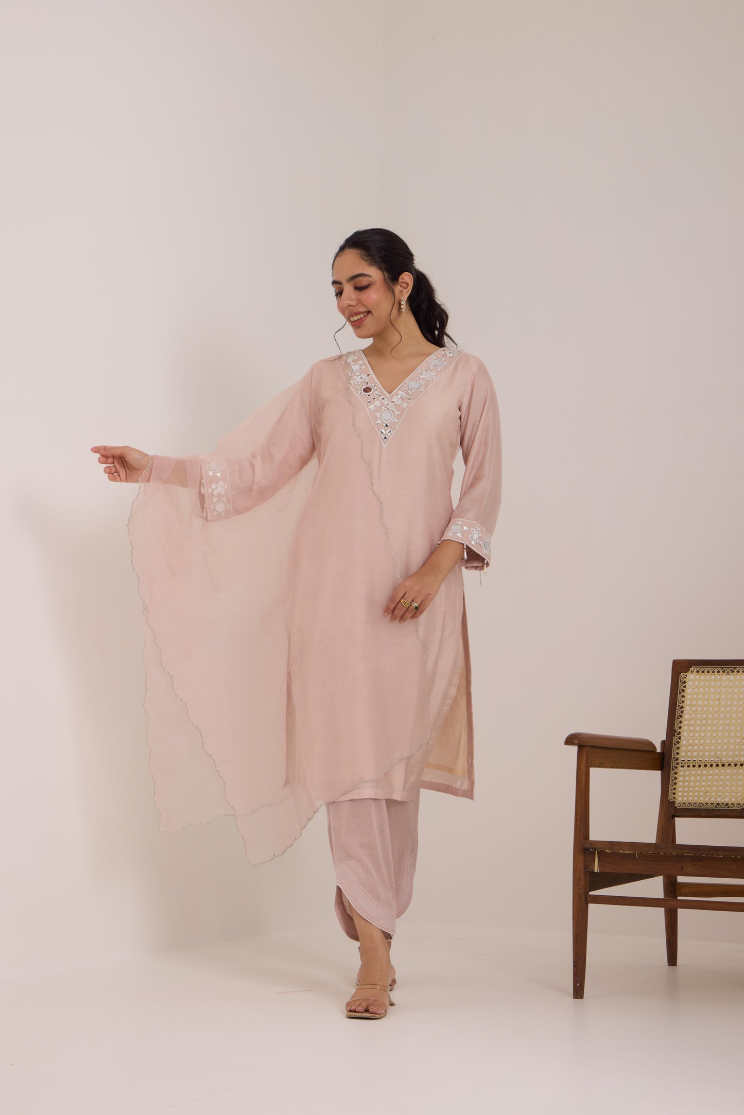 Kudrat - Pale pink Mul Suit set