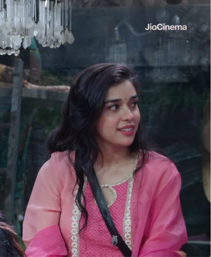 Eisha Singh in Nargis Pink Suit Set
