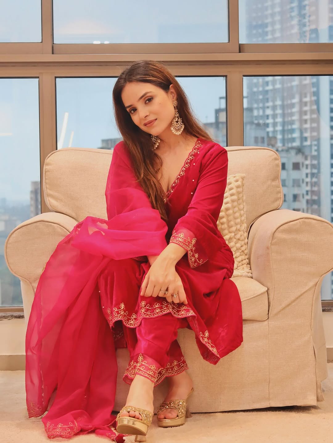 MEHVISH -VELOURS BLEU ROYAL- ENSEMBLE ANARKALI