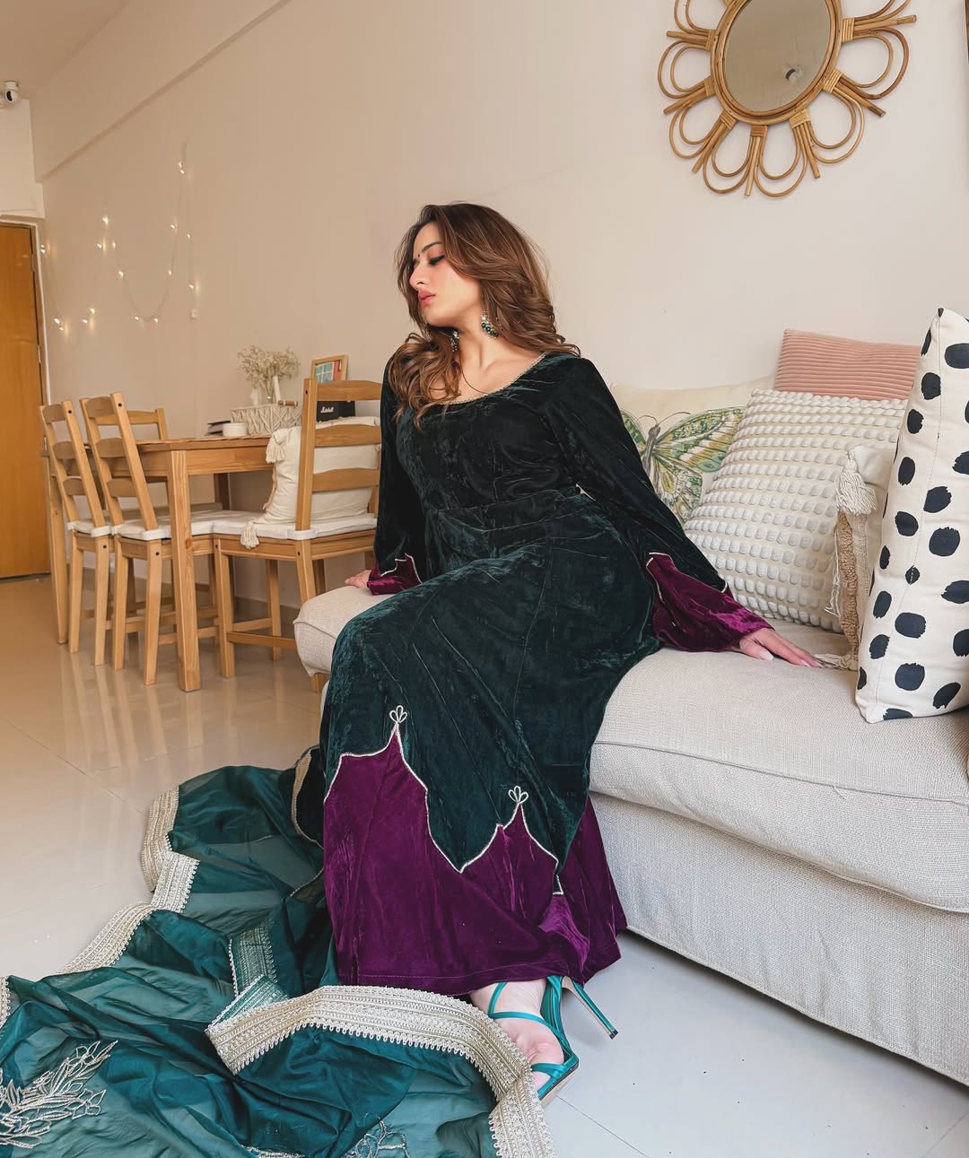 MEHVISH -VELOURS BLEU ROYAL- ENSEMBLE ANARKALI