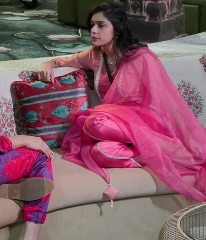 Eisha Singh in Nargis Pink Suit Set