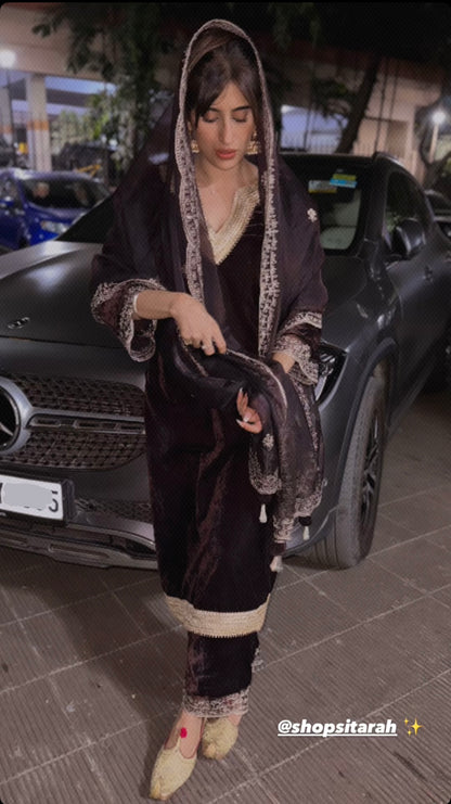 Akaasa Singh in Amina-Brown Velvet Suit Set