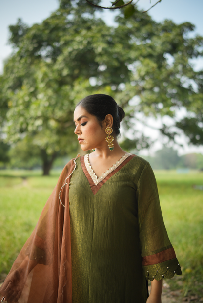 Ishita Debnath In Chinar-Oak Green Suit Set
