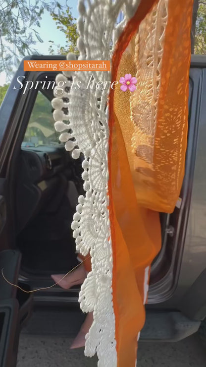 لينا بوشان في Naarangi - طقم البدلة البرتقالية